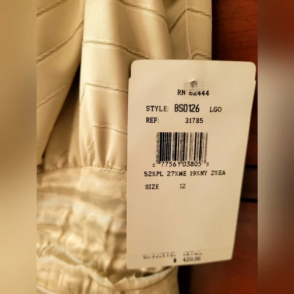 Couture Cocktail dress by Nicole Miller, gold lame, size 12. - Picture 5 of 6